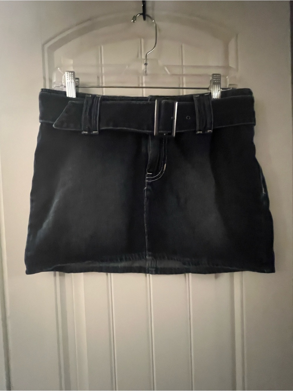 NWT Hollister Dark Denim Belted Low Rise Mini Skirt, size 5